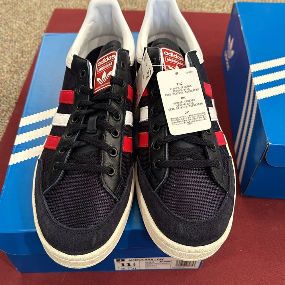 Adidas Americana low sneakers
